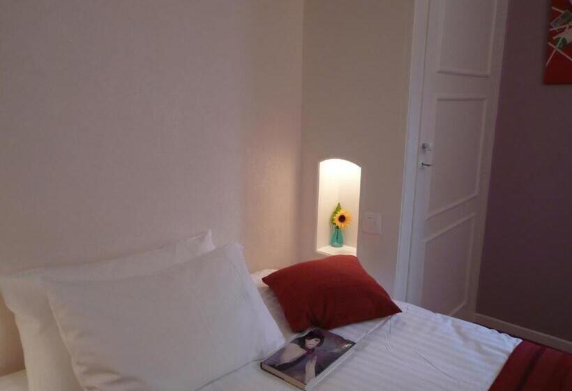 غرفة كومفورت, Du Croise