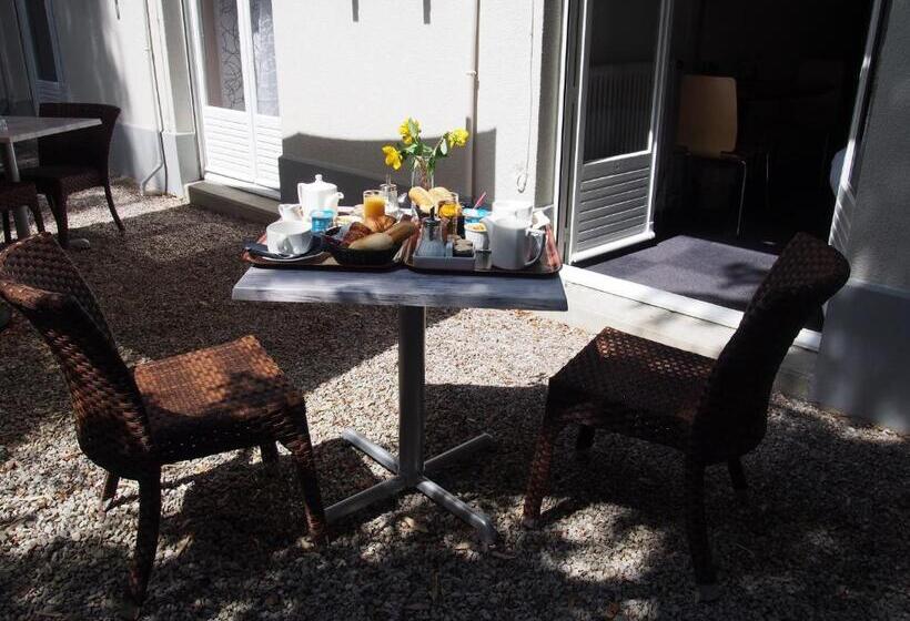 غرفة كومفورت, Du Croise