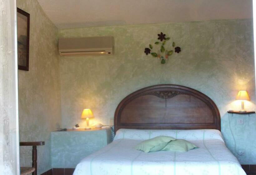 غرفة قياسية, Hôtel La Pierrerie