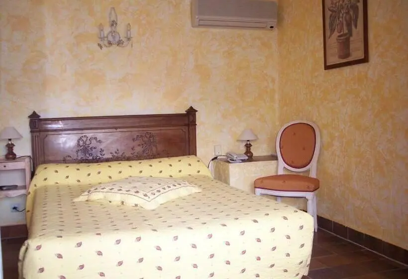 Camera Standard, Hôtel La Pierrerie