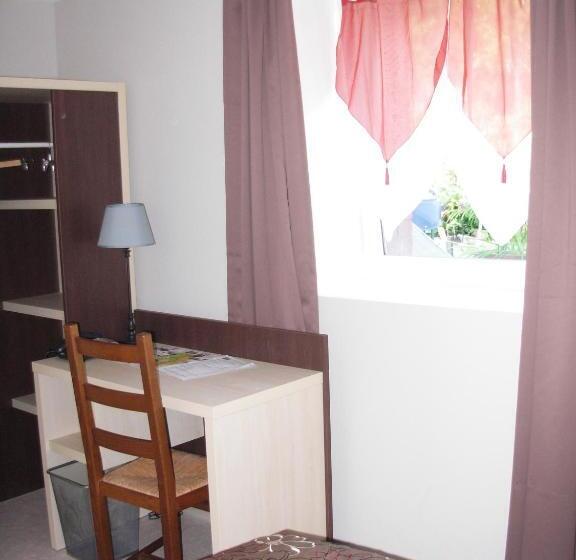 חדר סטנדרט יחיד, Logis Hôtel Restaurant De La Dore