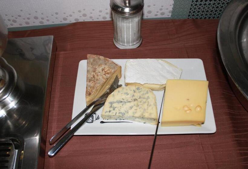 חדר משפחתי, Logis Hôtel Restaurant De La Dore