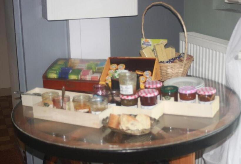Семейный Номер, Logis Hôtel Restaurant De La Dore