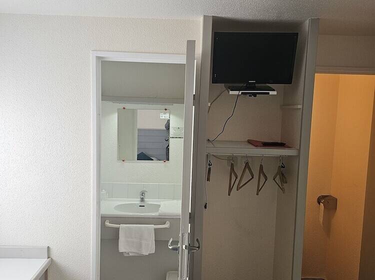 Номер Стандарт, Hôtel Restaurant Du Lac