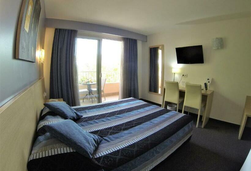 Номер Superior Вид на Бассейн, Hôtel Restaurant L Empereur