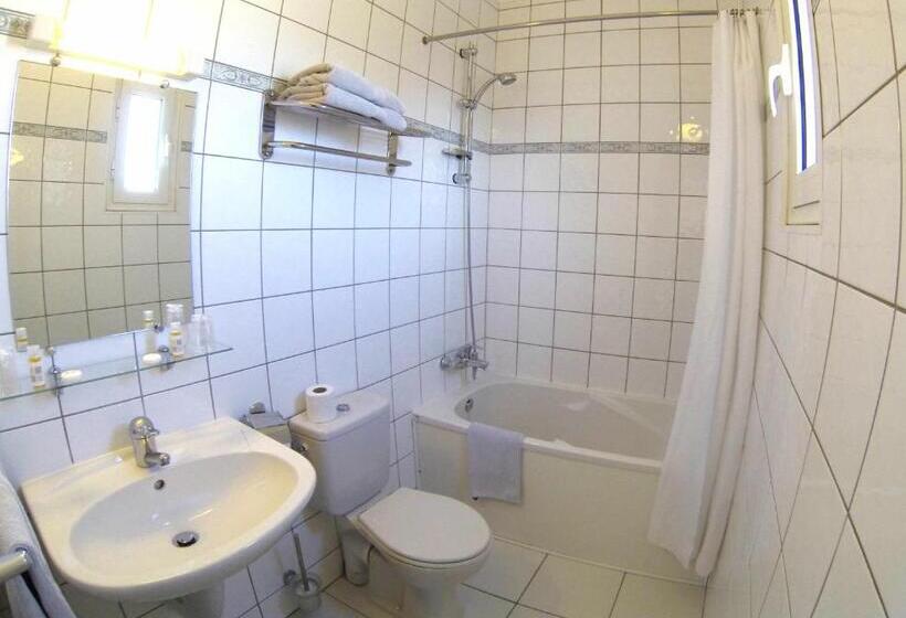 Номер Стандарт, Hôtel Restaurant L Empereur