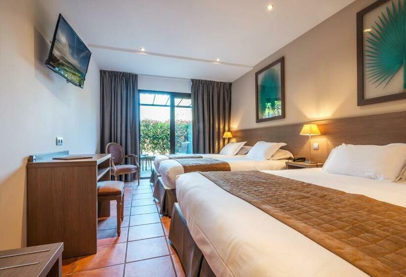 اتاق استاندارد با چشمانداز باغ, Shegara