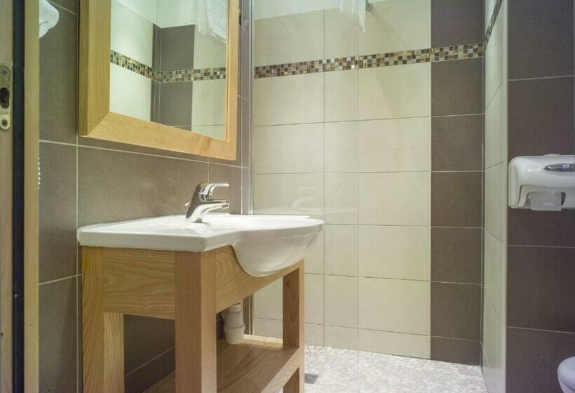 اتاق استاندارد چهار تخته, Shegara