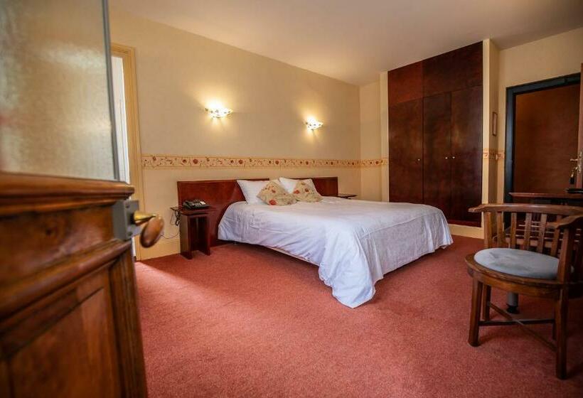 Номер Комфорт, Hôtel Terminus