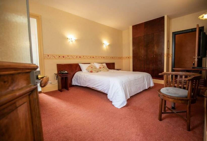 Номер Комфорт, Hôtel Terminus