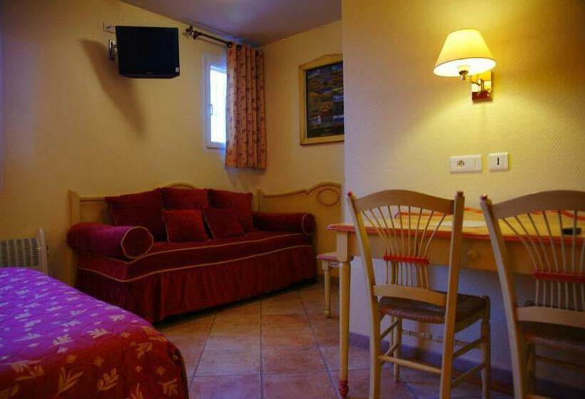 4인용 스탠다드 룸, Logis Hotel & Restaurant L Etape Bouc Bel Air   Gardanne