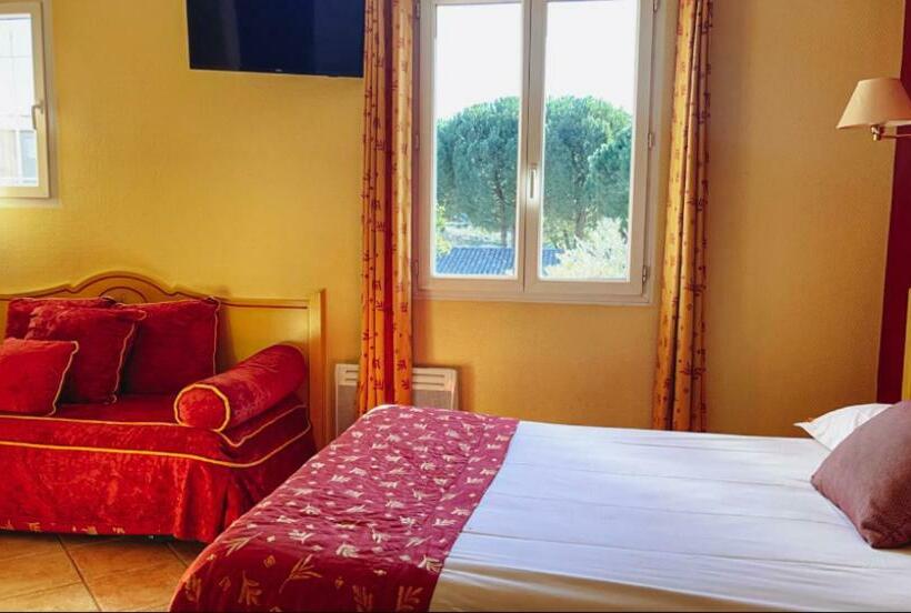 חדר סטנדרט לארבעה, Logis Hotel & Restaurant L Etape Bouc Bel Air   Gardanne