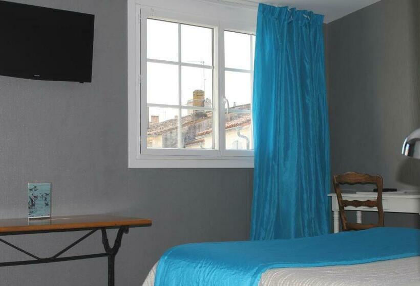 חדר סטנדרט לשלושה, Les Colonnes