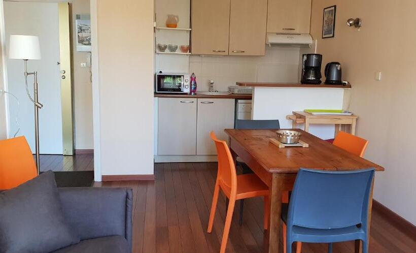 דירת חדר, Les Colonnes