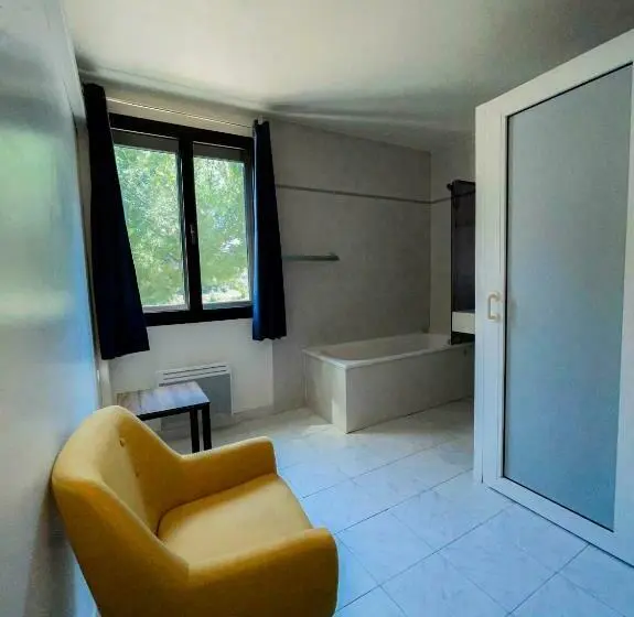 スタンダードルーム, Logis Hotel & Restaurant L Etape Bouc Bel Air Gardanne