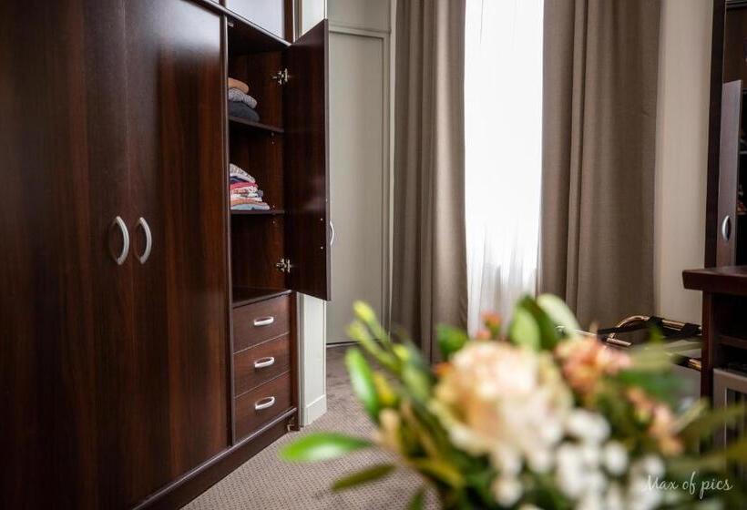 Полулюкс, élysée Hôtel