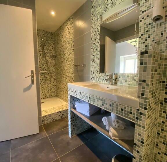 غرفة قياسية رباعية, Manoir De Rigourdaine