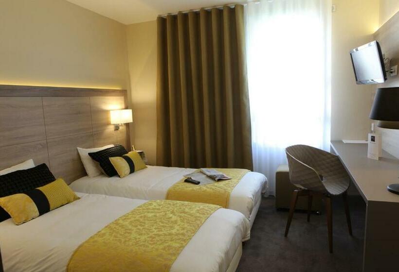 آپارتمان یک خوابه با دری مشترک که هال را جدا می کند., Relais Saint Jacques  Chateauroux