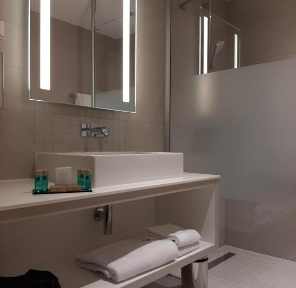 带大床的高级房间, Relais Saint Jacques  Chateauroux