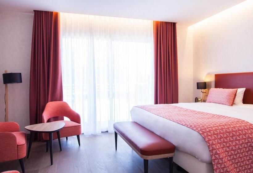 اتاق استاندارد با چشم‌انداز استخر, Relais Saint Jacques  Chateauroux
