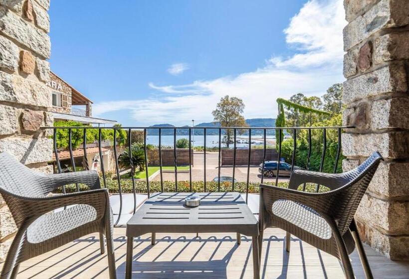 اتاق استاندارد با تراس و چشمانداز دریا, Shegara