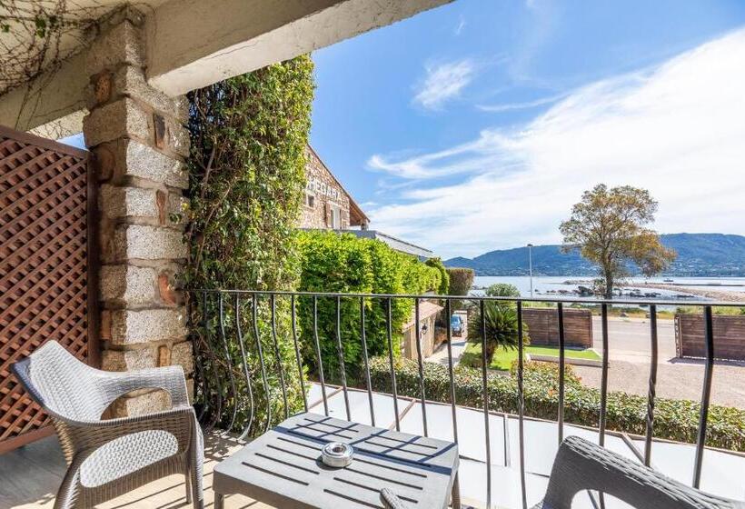 اتاق استاندارد با تراس و چشمانداز دریا, Shegara