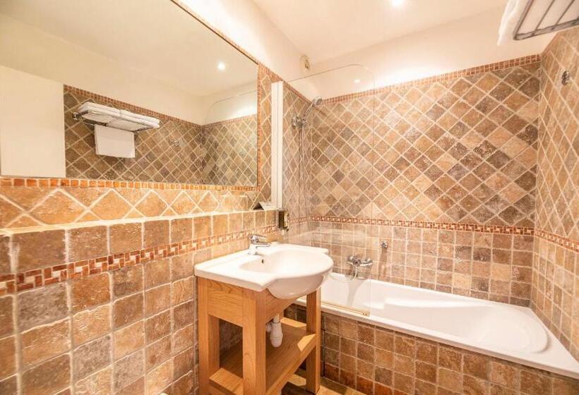 اتاق استاندارد با چشمانداز دریا, Shegara