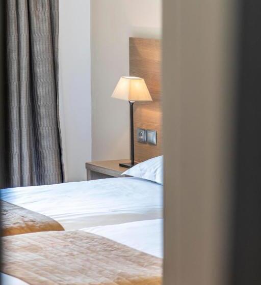 اتاق استاندارد با چشمانداز دریا, Shegara