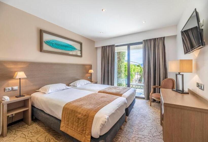 اتاق استاندارد با چشمانداز دریا, Shegara