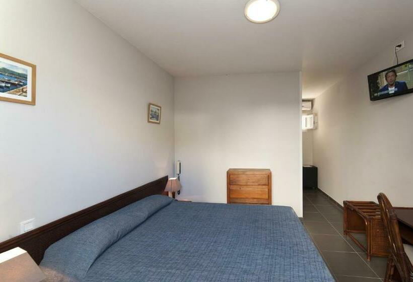 غرفة قياسية مطلّة علي الحديقة, St Joseph