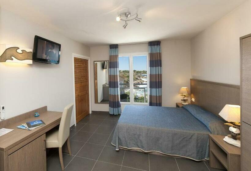 غرفة عائلية مطلّة علي البحر, St Joseph