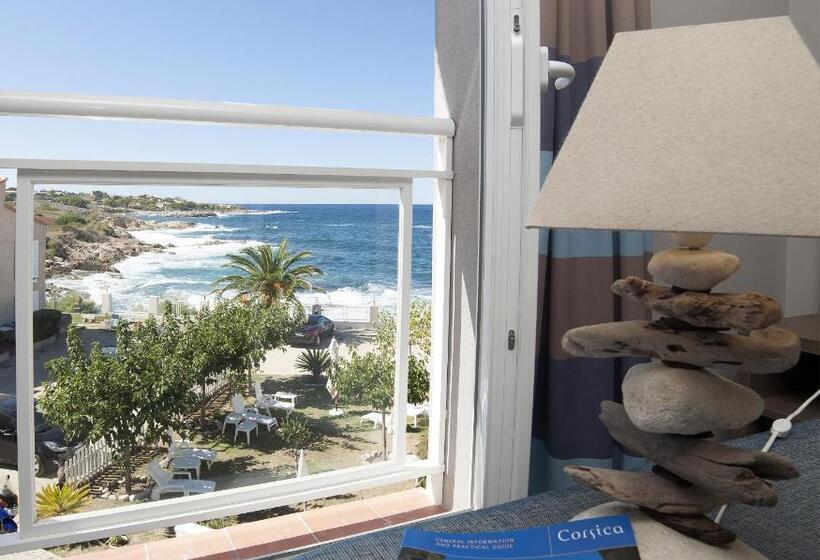 غرفة عائلية مطلّة علي البحر, St Joseph