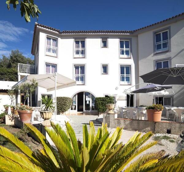 غرفة عائلية مطلّة علي البحر, St Joseph