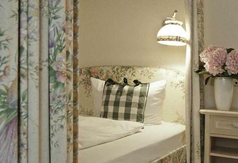 Номер Стандарт с Балконом, Villa Adolphine