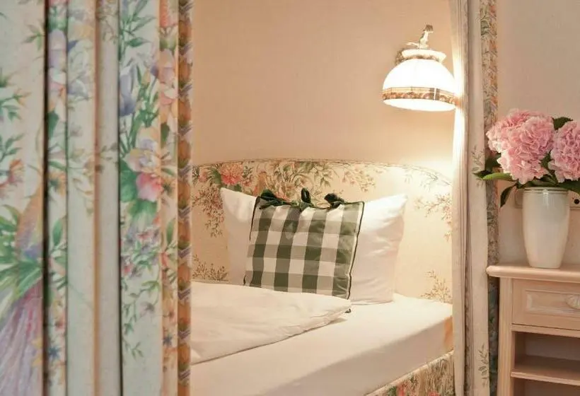 バルコニー付きスタンダードルーム, Villa Adolphine