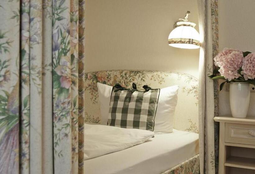 Люкс с Балконом, Villa Adolphine