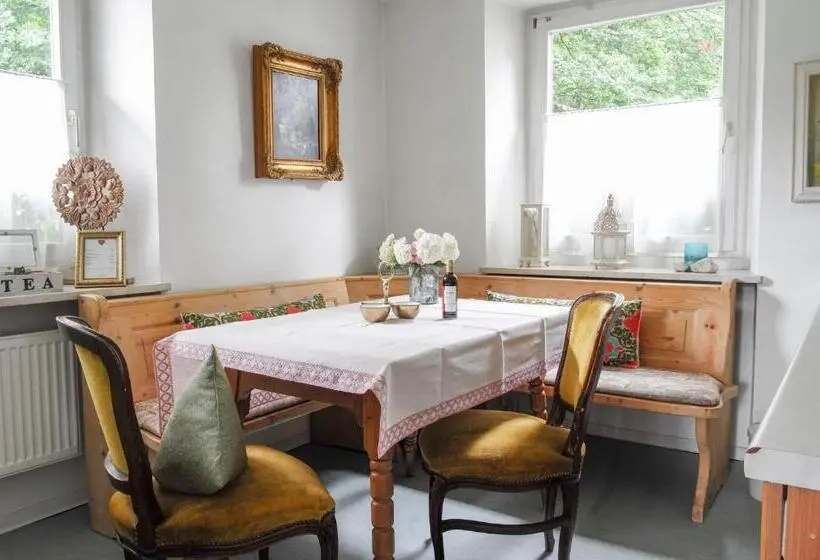 ２ベッドルームアパートメント, Villa Adolphine
