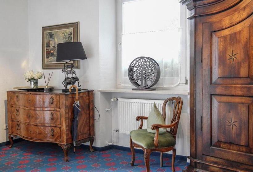 Апартаменты 2 Спальни, Villa Adolphine