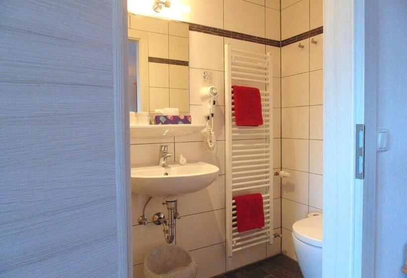 اتاق استاندارد با چشمانداز کوهستان, Familien Und Wellnesshotel Landhaus Viktoria