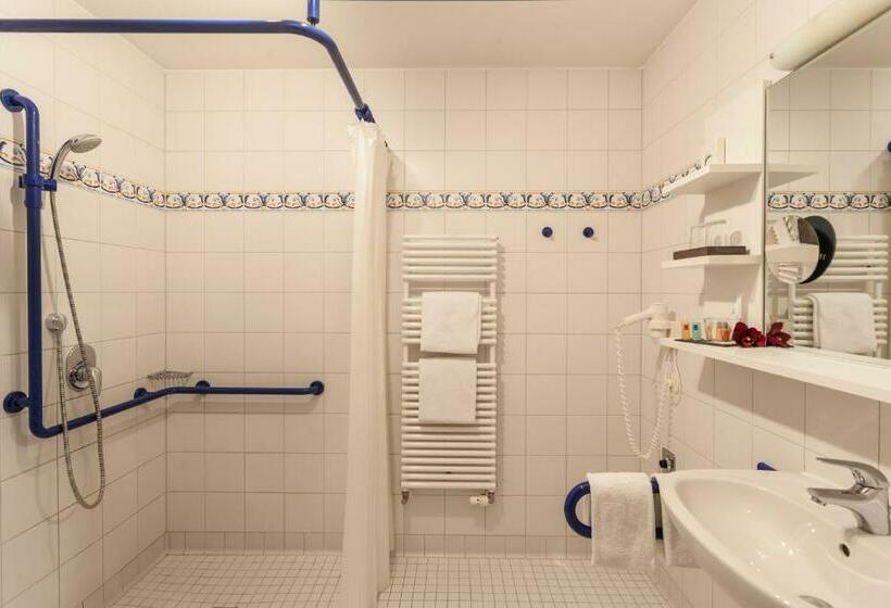 غرفة قياسية مطلّة علي البحيرة, Hartungs Hoteldorf