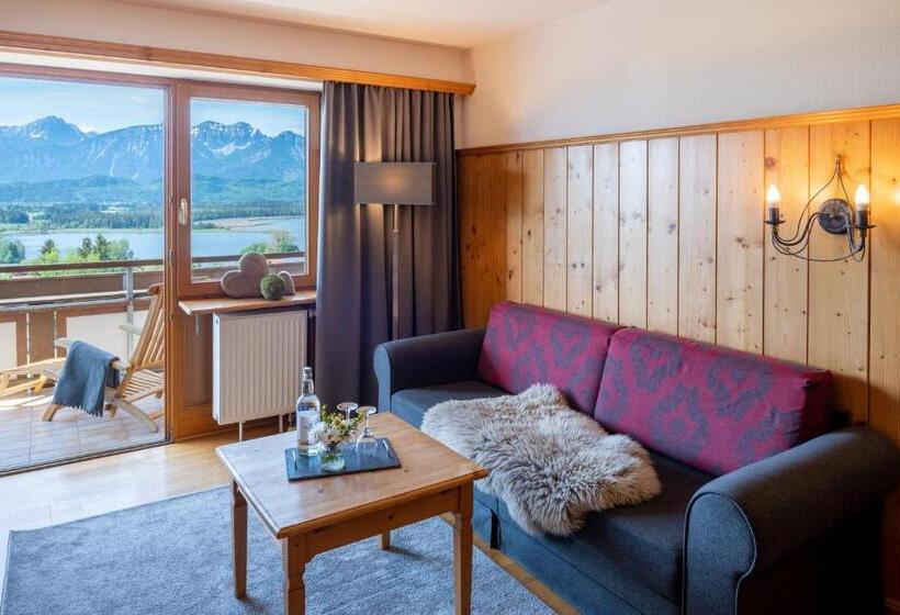 חדר משפחתי, Hartungs Hoteldorf