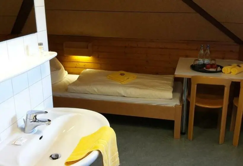 Standard Yhden Hengen Huone, Hellmut Waßmer Jugendherberge Lörrach