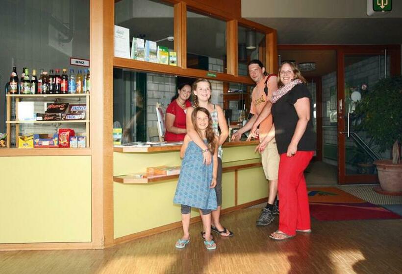 اتاق خانوادگی, Hellmut Waßmer Jugendherberge Lörrach