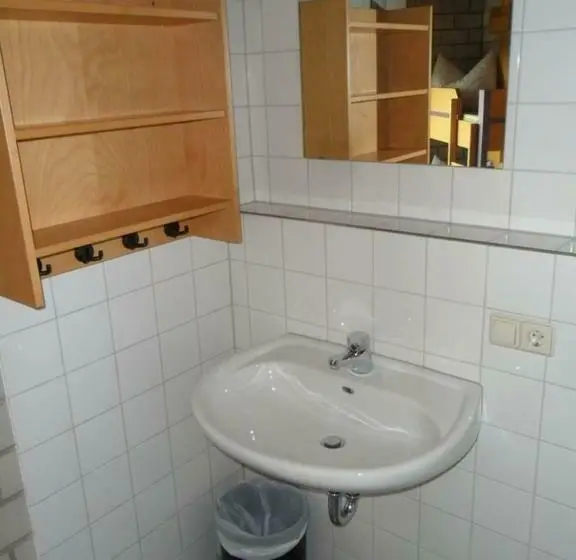 Standard Yhden Hengen Huone, Hellmut Waßmer Jugendherberge Lörrach