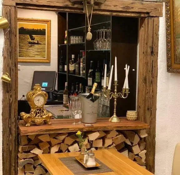 Quarto Individual Clássico, Anker