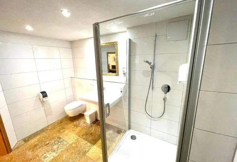 Quarto Familiar, Anker
