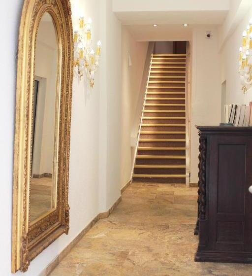 Семейный Номер, Anker