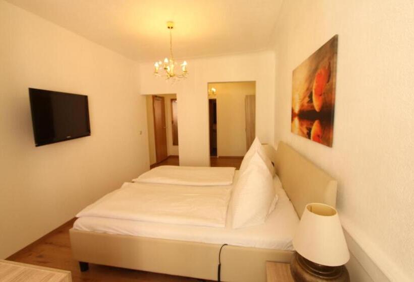 Номер Стандарт, Anker