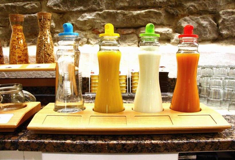 Семейный Номер, Anker