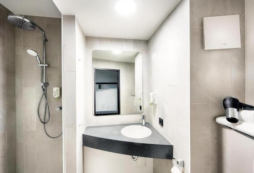 标准三人间, B&b Hotel Bonn West